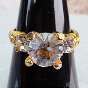 Beautiful aged goldtone, bling size 7 1/4 costume ring